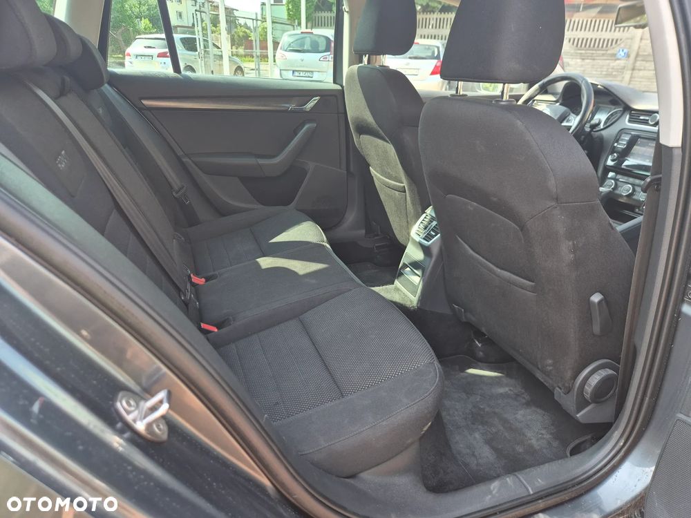 Skoda Octavia Scout 2.0 TDI 4x4 DSG - 6