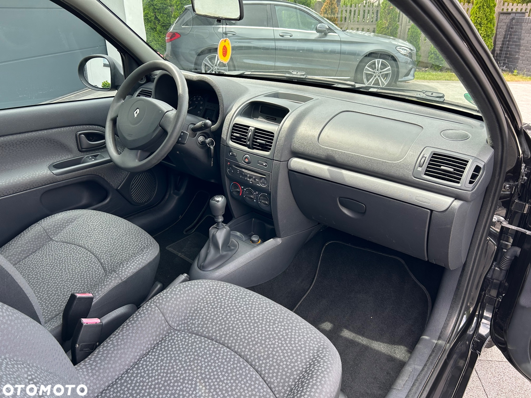 Renault Clio 1.2 16V Campus - 10