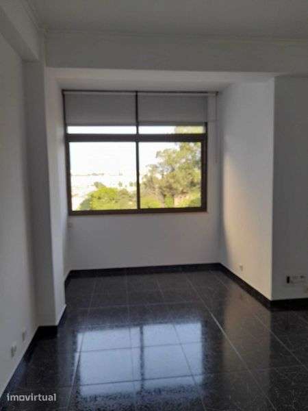 Apartamento T2 - Pontinha Metro - Entrada imediata - Grande imagem: 3/12