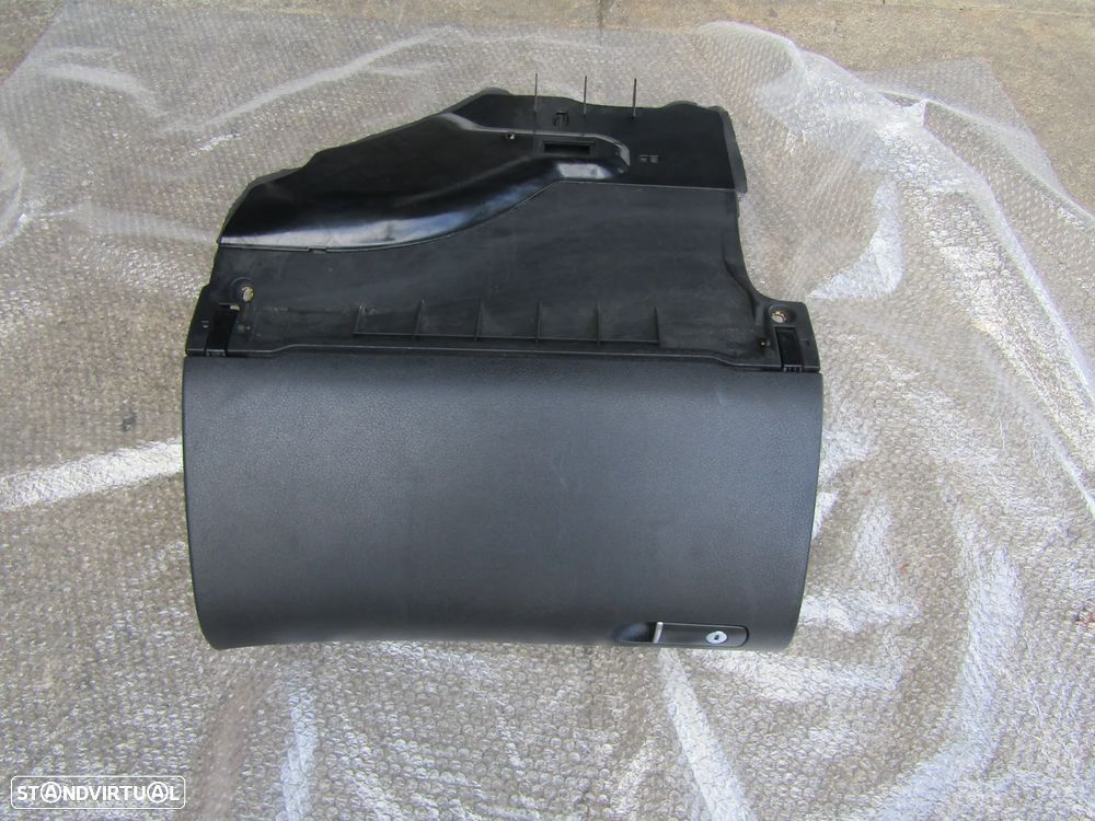 Porta luvas Audi A4 b6 / b7 ano 2001 a 2007, usado. Ver descrição l