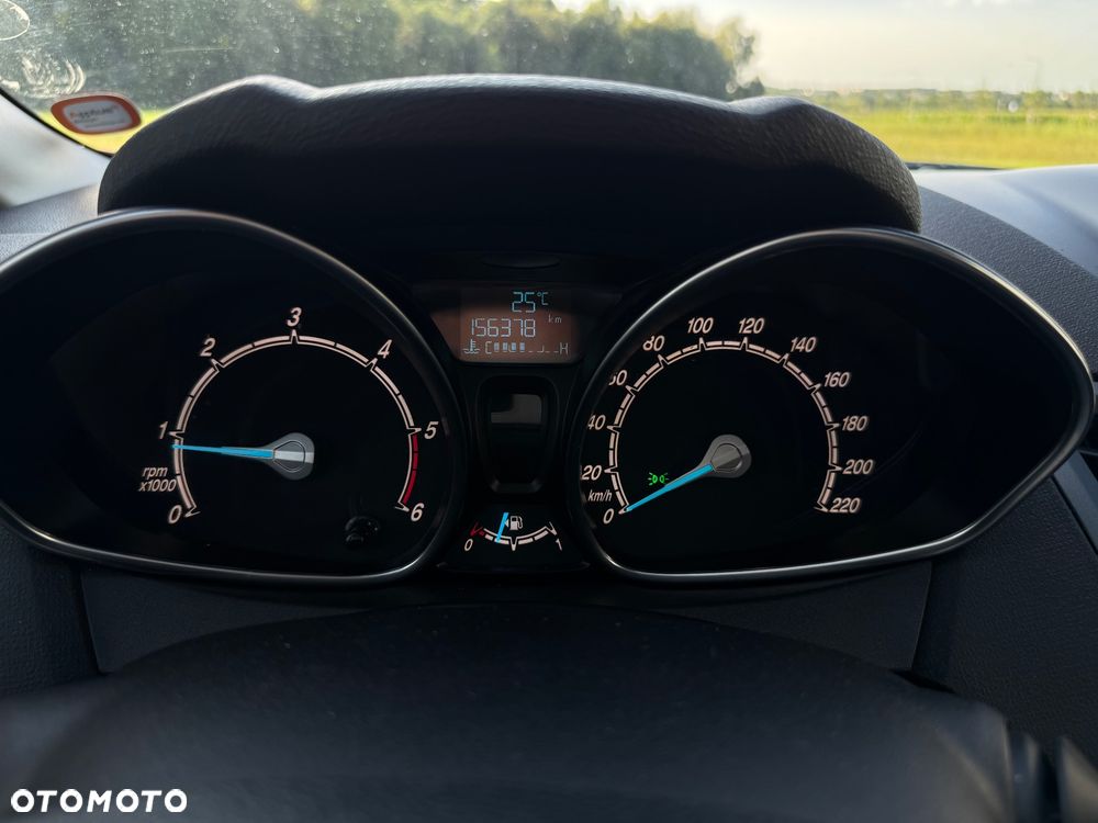 Ford Fiesta - 32