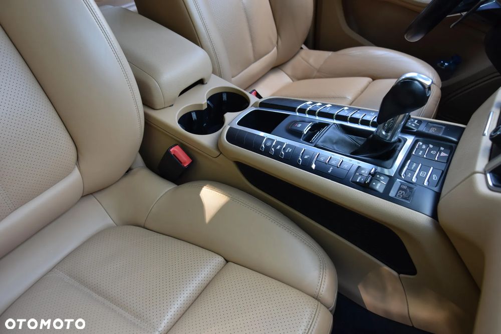 Porsche Macan Standard - 17