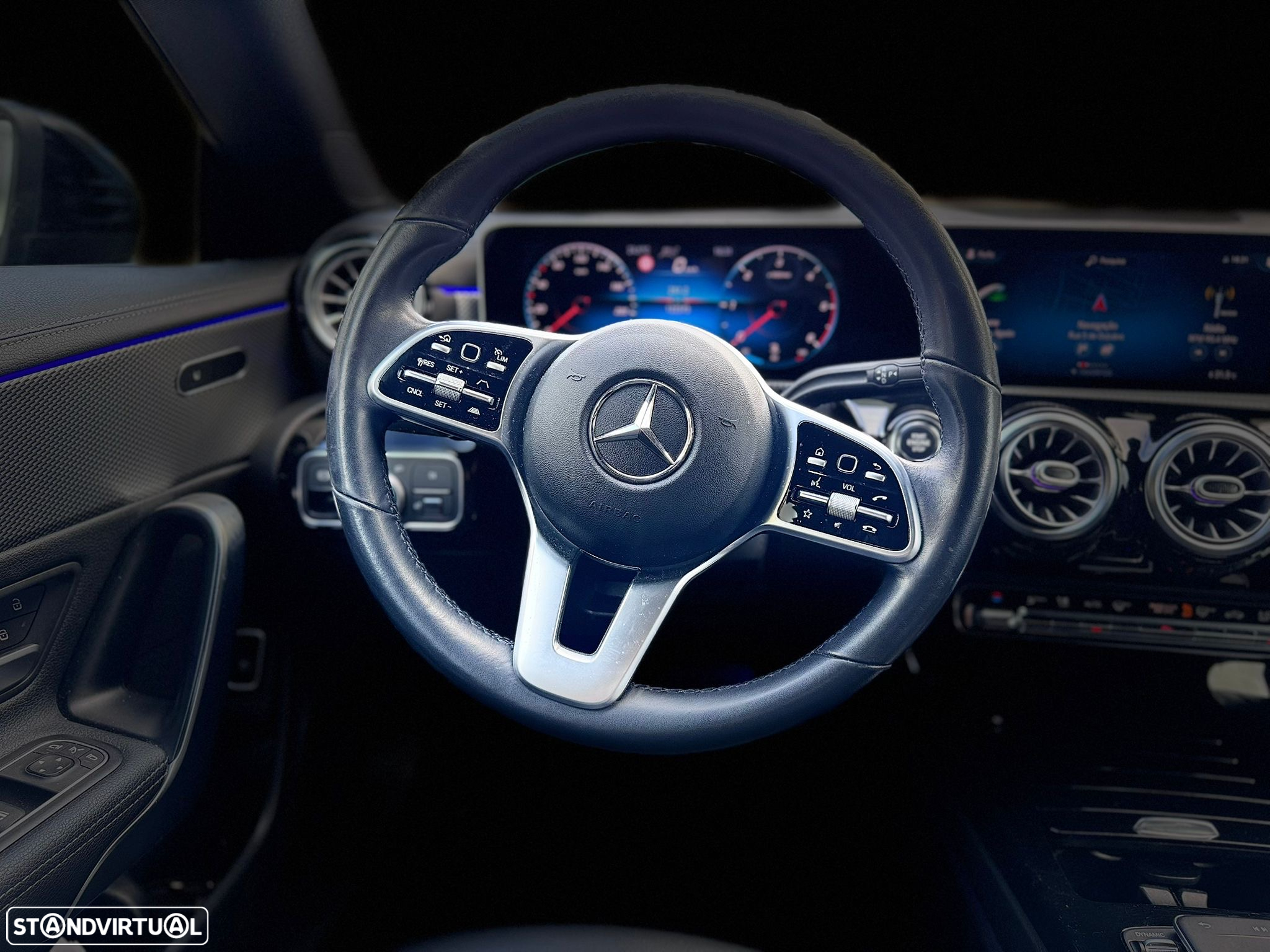 Mercedes-Benz CLA 180 - 9