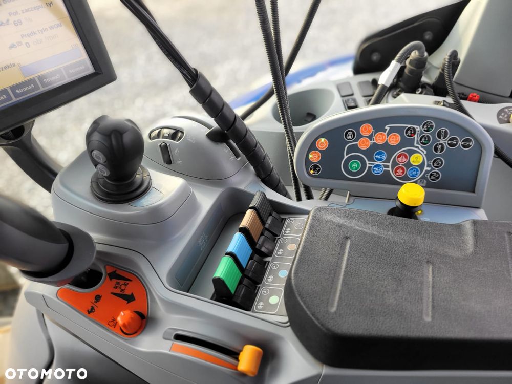 New Holland T7.270 Auto Command - 13