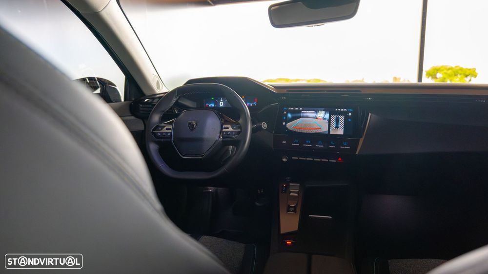 Peugeot 408 1.2 PureTech Allure EAT8 - 17