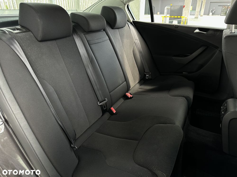 Volkswagen Passat 1.4 TSI Comfortline - 28