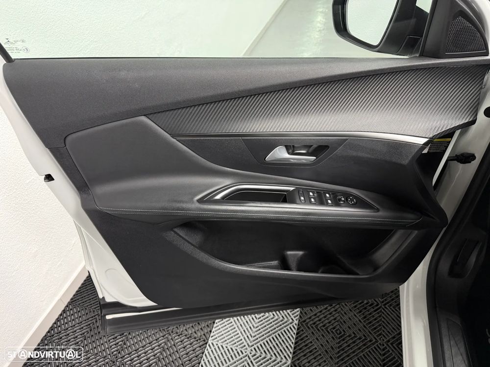 Peugeot 3008 PureTech 130 Stop & Start GPF Allure - 18