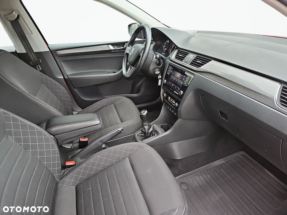 Skoda RAPID Spb 1.0 TSI Style - 10