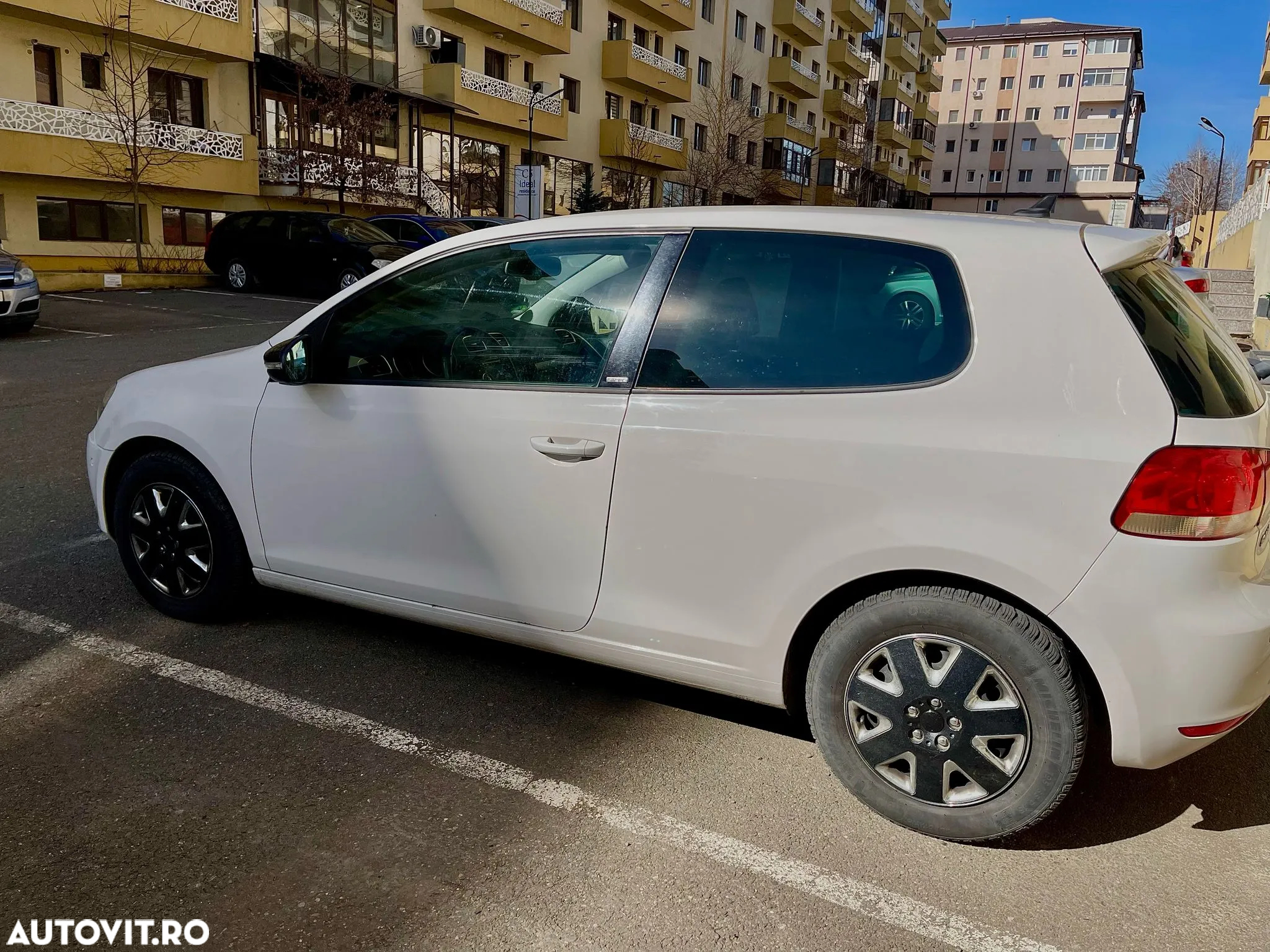 Volkswagen Golf - 2