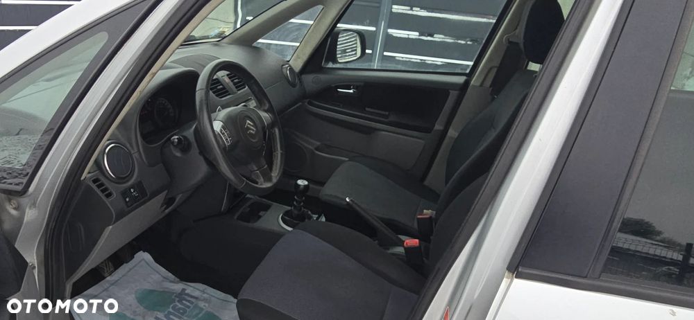 Suzuki SX4 2.0 DDiS 4x4 Style - 27