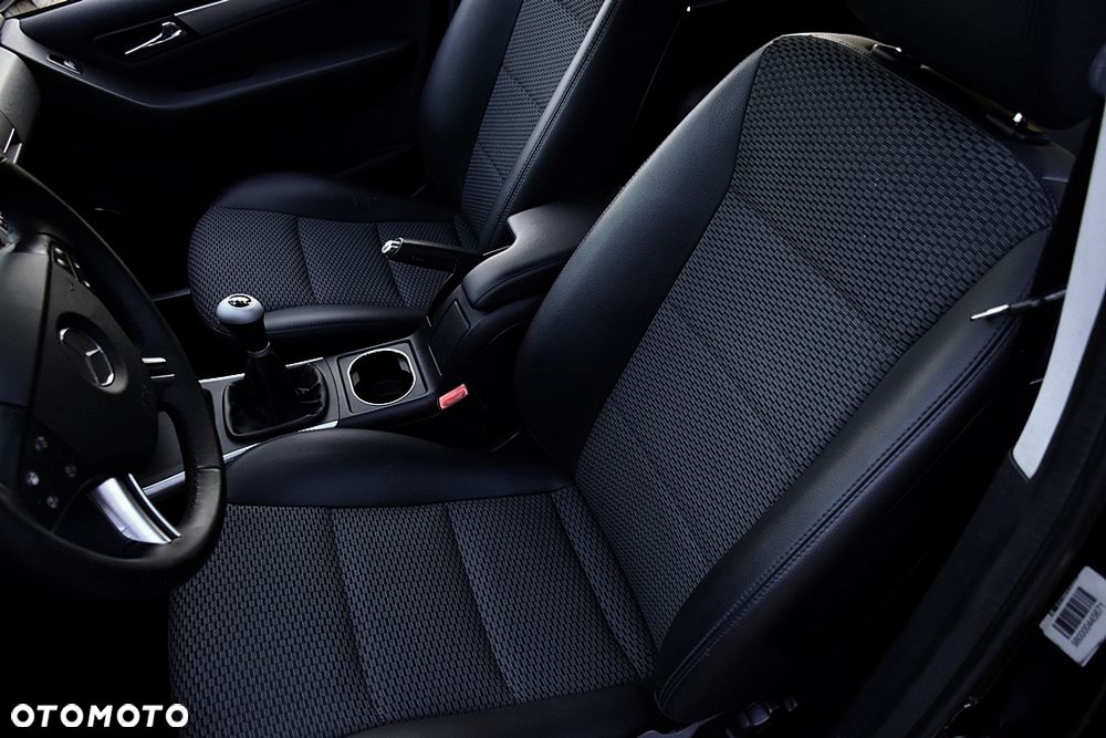 Mercedes-Benz Klasa B 180 BlueEFFICIENCY SPORT EDITION - 30