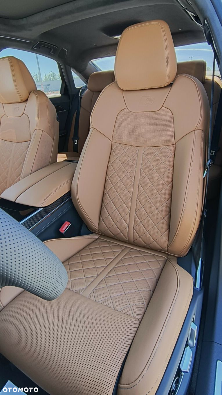 Audi S8 - 35