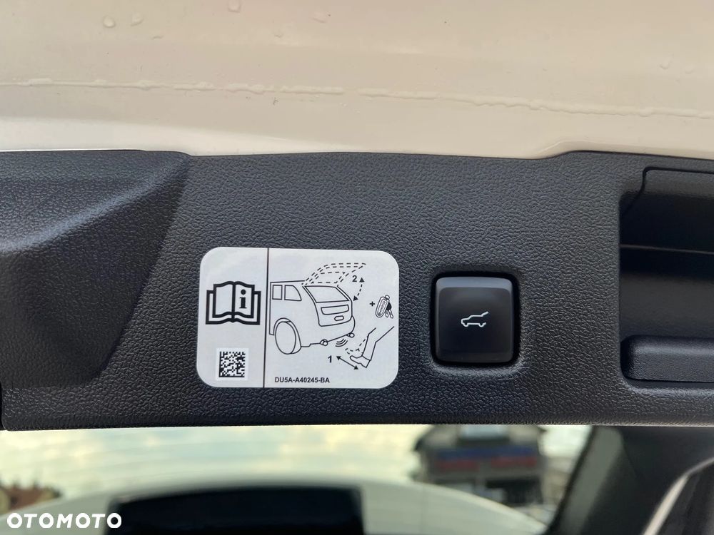 Ford Kuga 2.5 Duratec FHEV 4x4 TITANIUM - 17