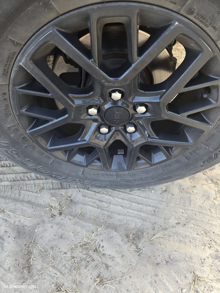 Jeep Wrangler - 5