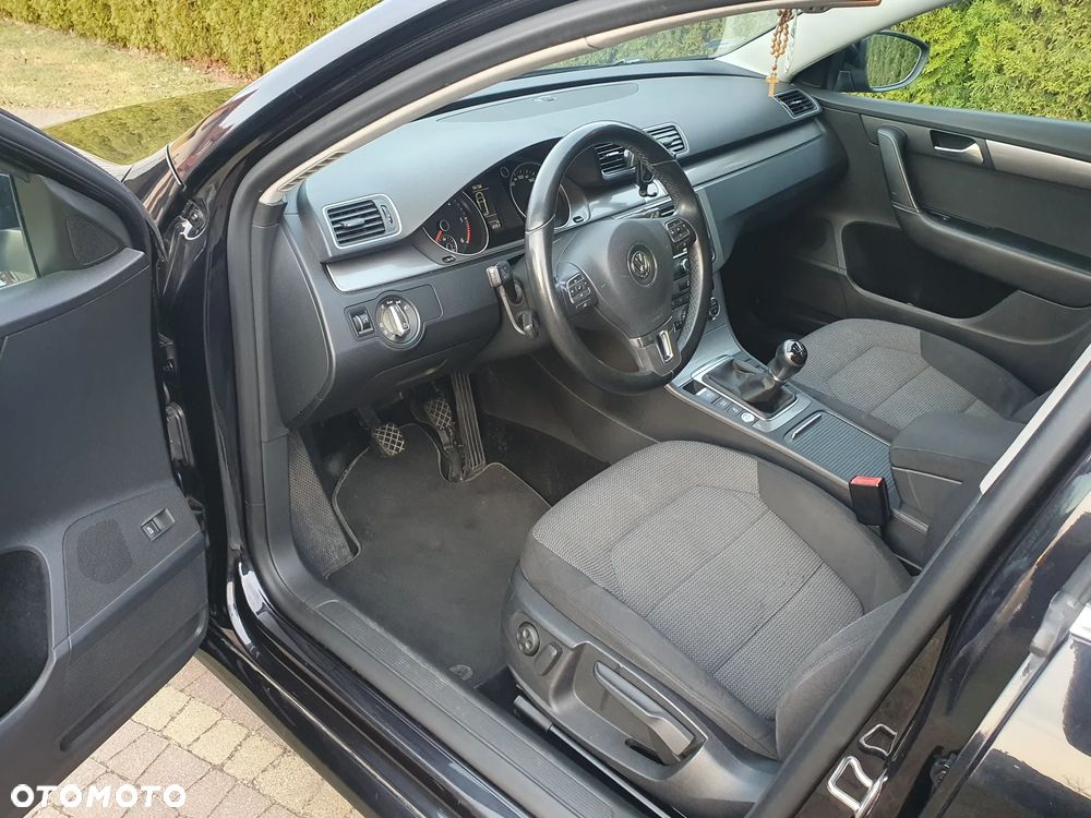 Volkswagen Passat 2.0 TDI Comfortline - 9