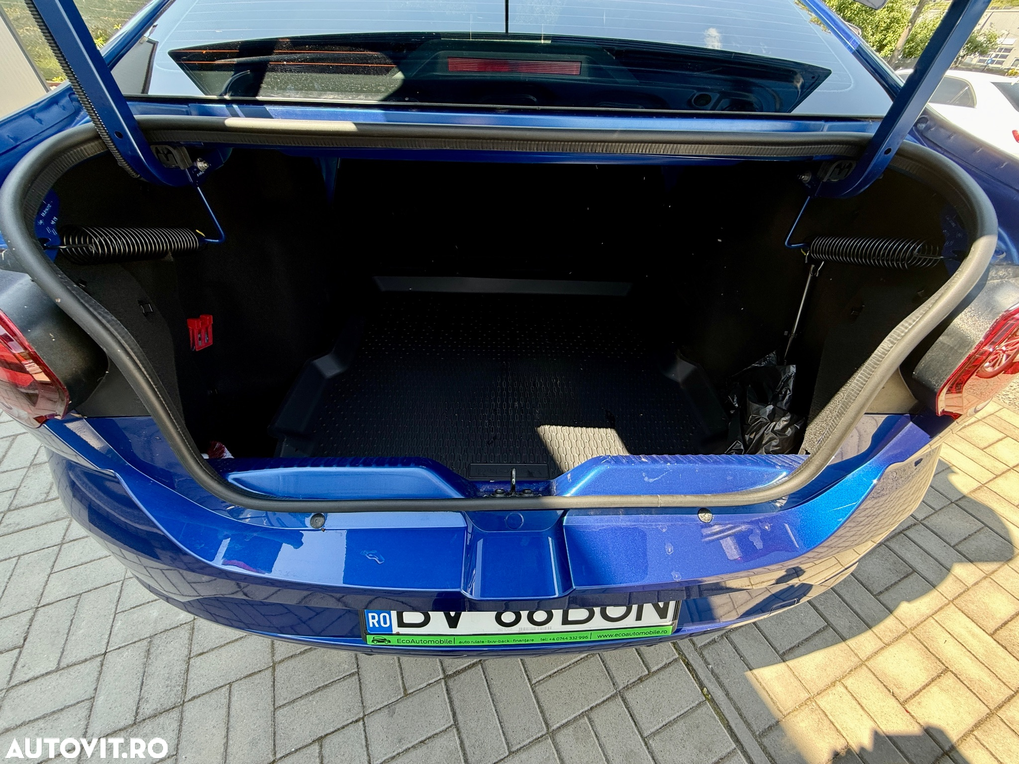 Dacia Logan TCe 90 MT6 Prestige - 14