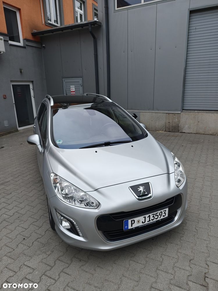 Peugeot 308 - 1