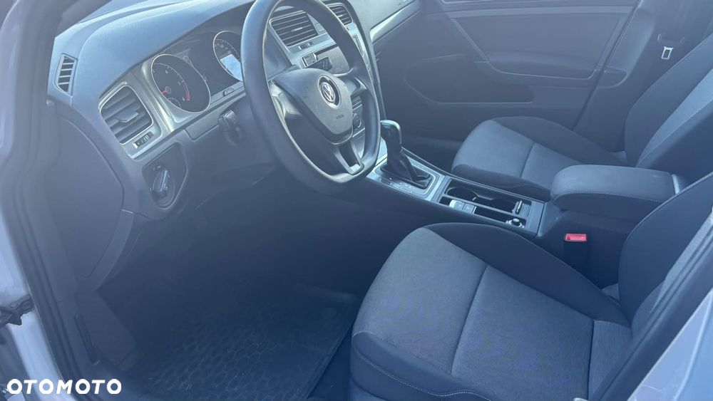 Volkswagen Golf 1.6 TDI Trendline DSG - 15