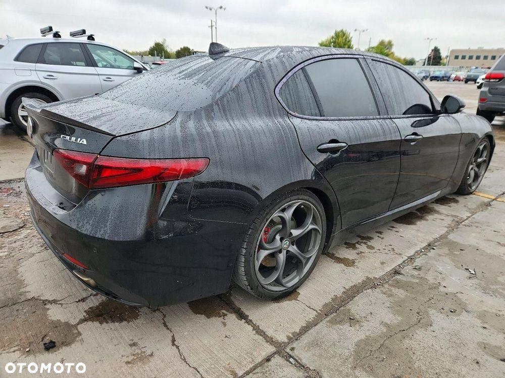 Alfa Romeo Giulia 2017 photo 4