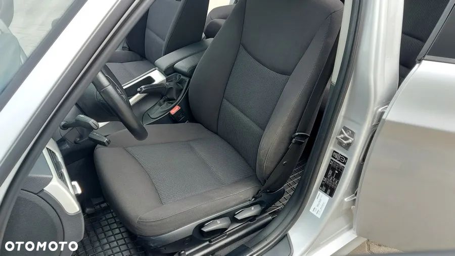BMW Seria 3 318d DPF Touring - 11