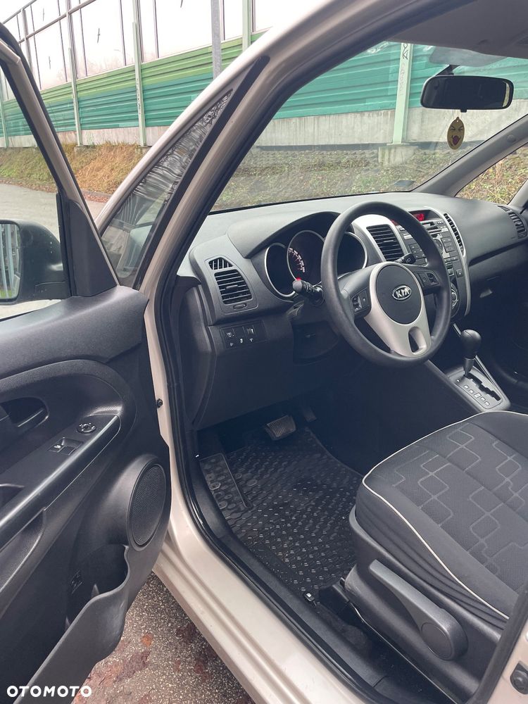 Kia Venga 1.6 L - 18