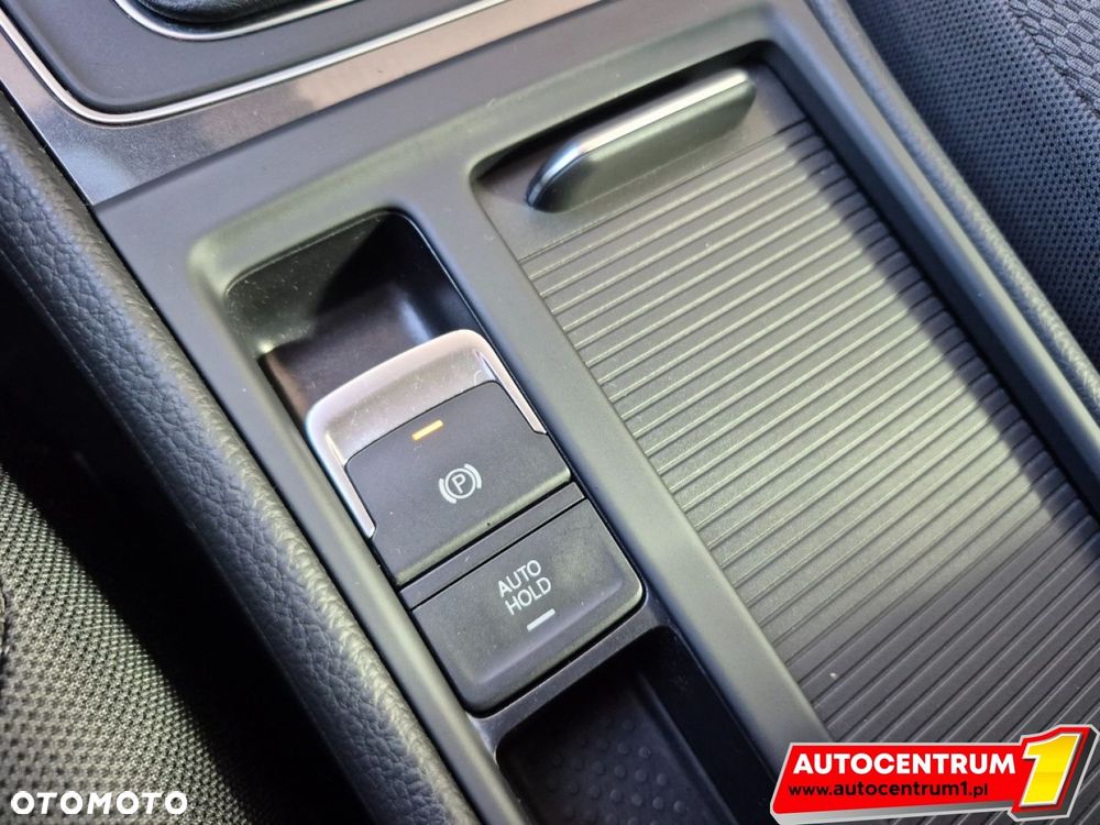 Volkswagen Golf - 32