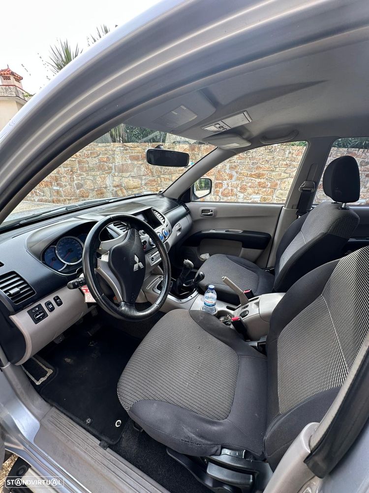 Mitsubishi L200 2.5 DI-D CD Invite AC 4WD - 4