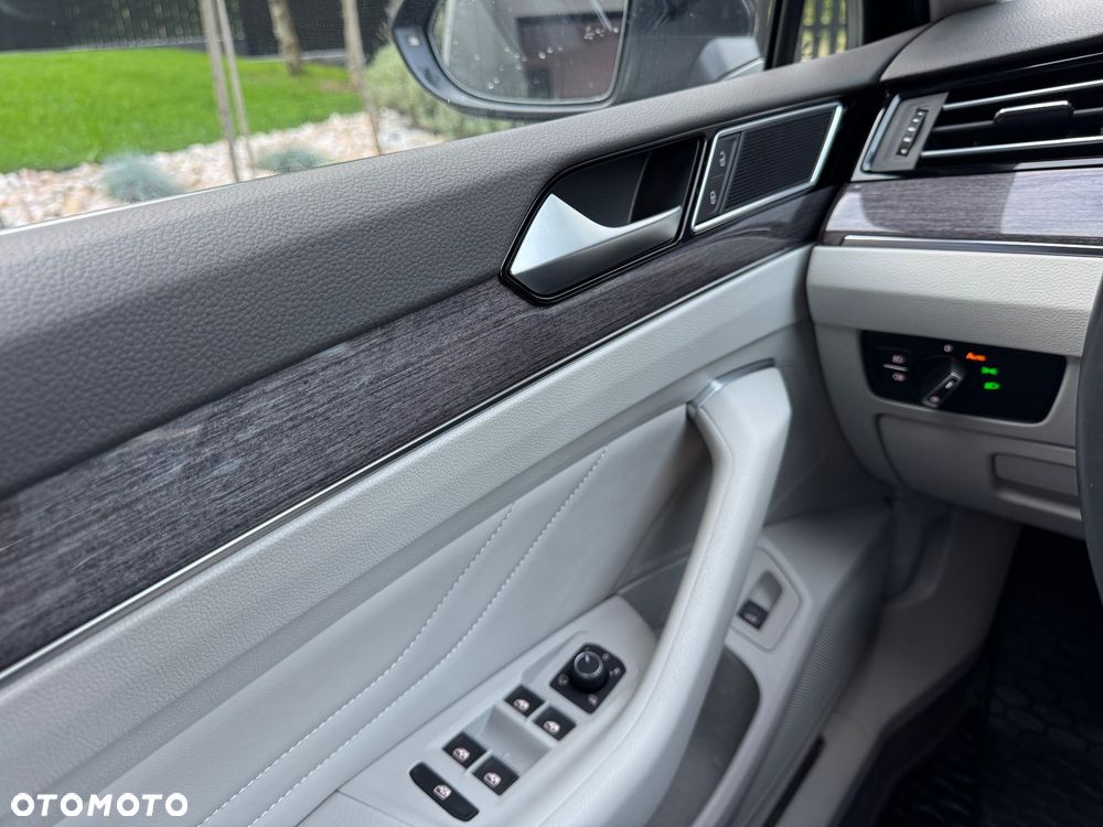 Volkswagen Passat 2.0 TSI Elegance DSG - 28
