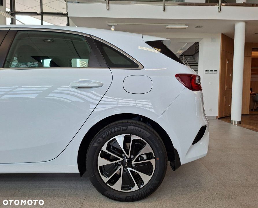 Kia Ceed - 11
