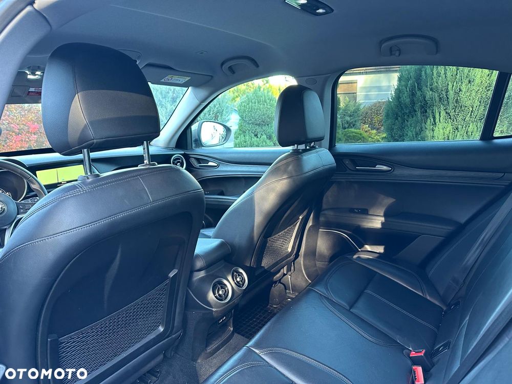 Alfa Romeo Stelvio 2.2 JTDM - 11
