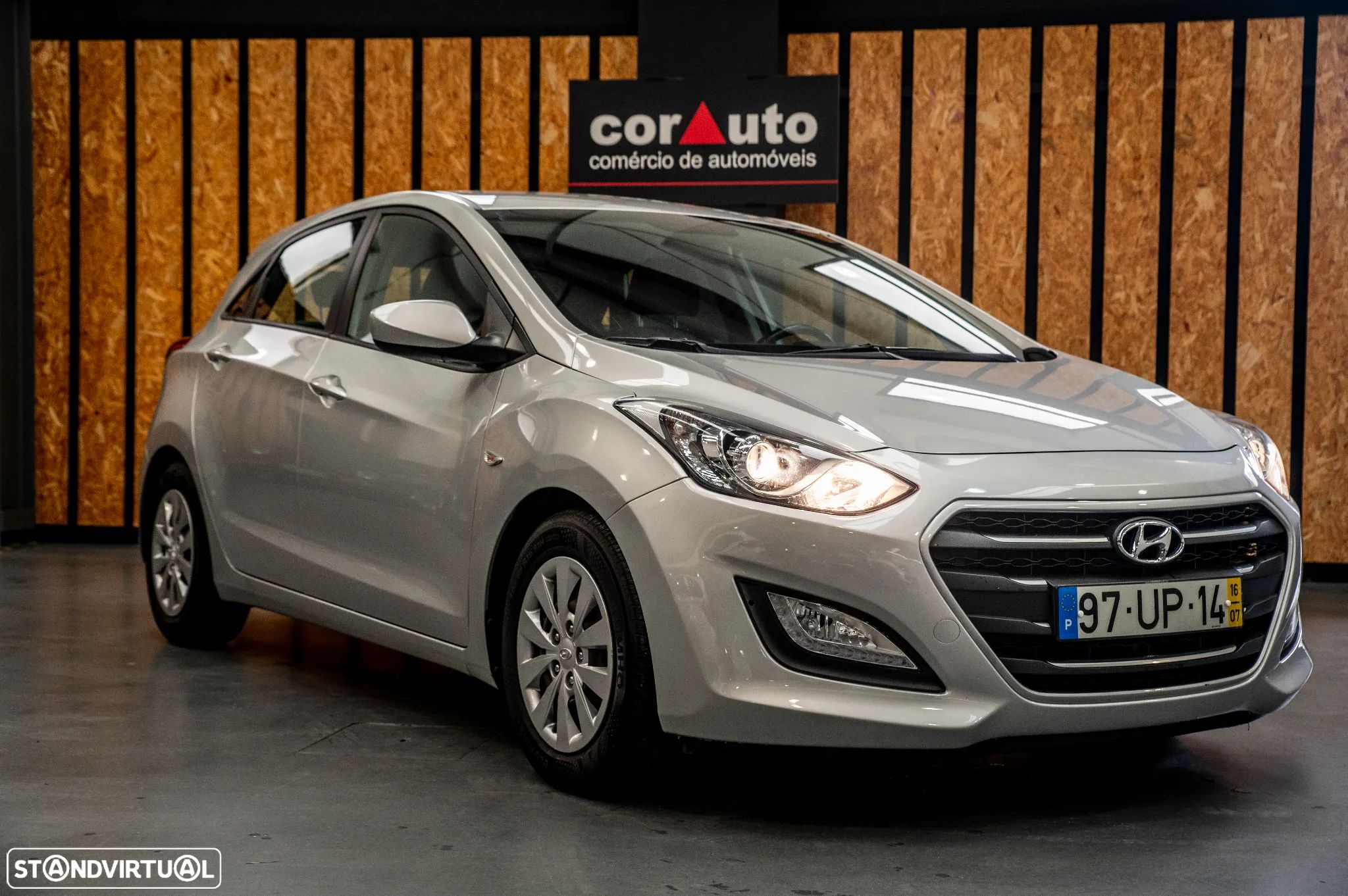 Hyundai i30 1.6 CRDI Blue Comfort - 1