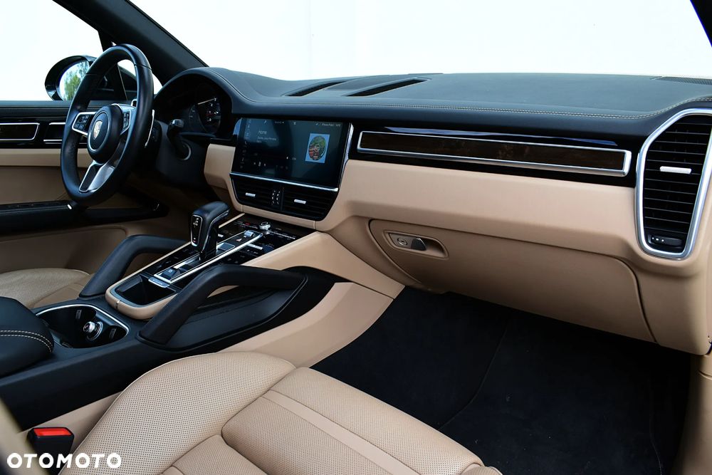 Porsche Cayenne Platinum Edition - 10