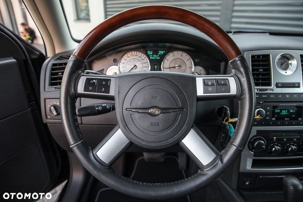 Chrysler 300C - 14