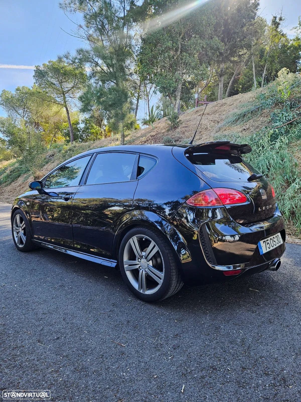 SEAT Leon 2.0 TDI DPF FR - 1