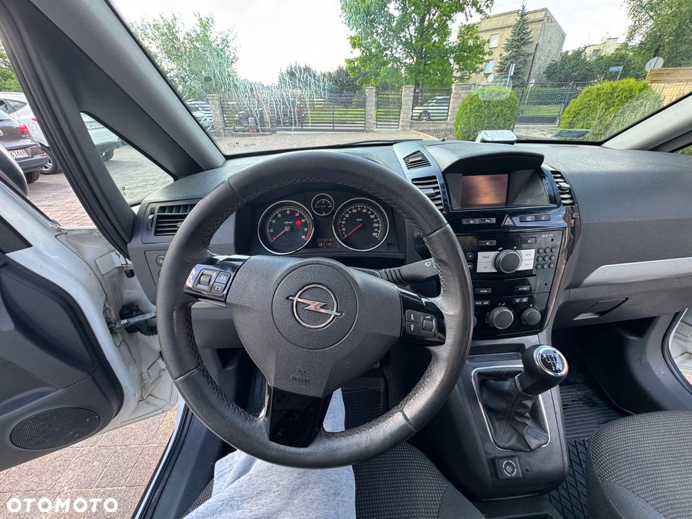 Opel Zafira 1.8 Family - 12