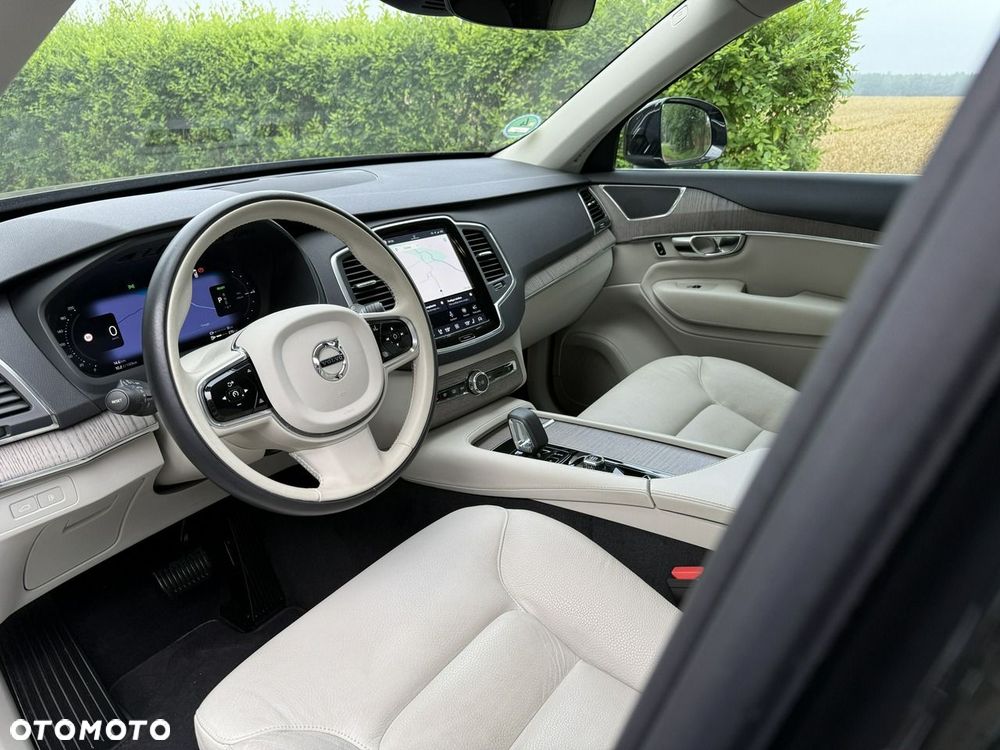 Volvo XC 90 T8 AWD Plug-In Hybrid Core 7os - 19