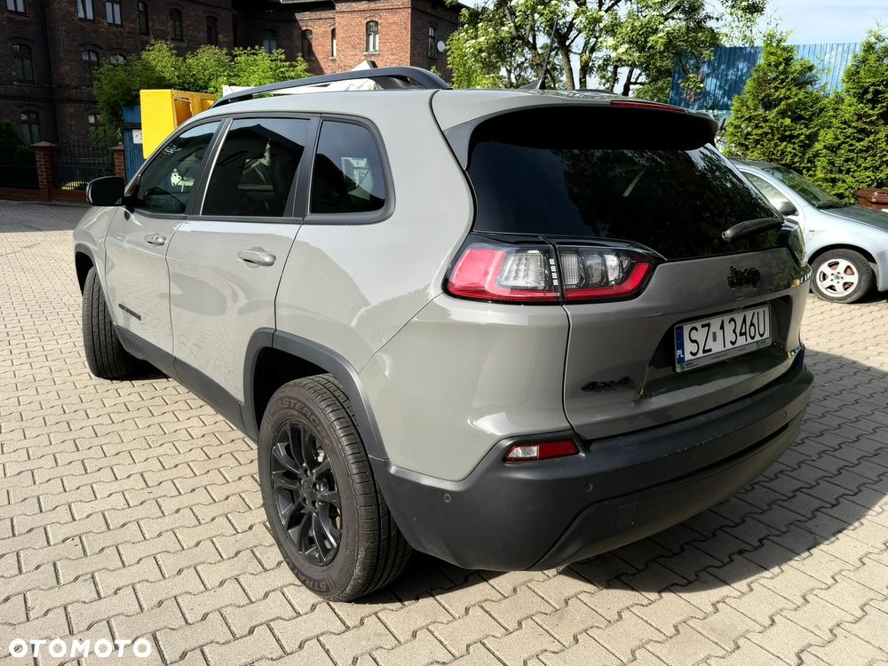 Jeep Cherokee - 13