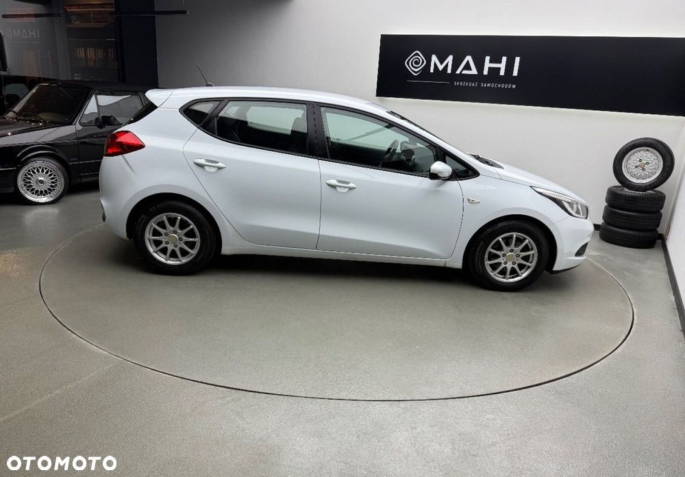 Kia Ceed 1.4 CVVT Attract - 12