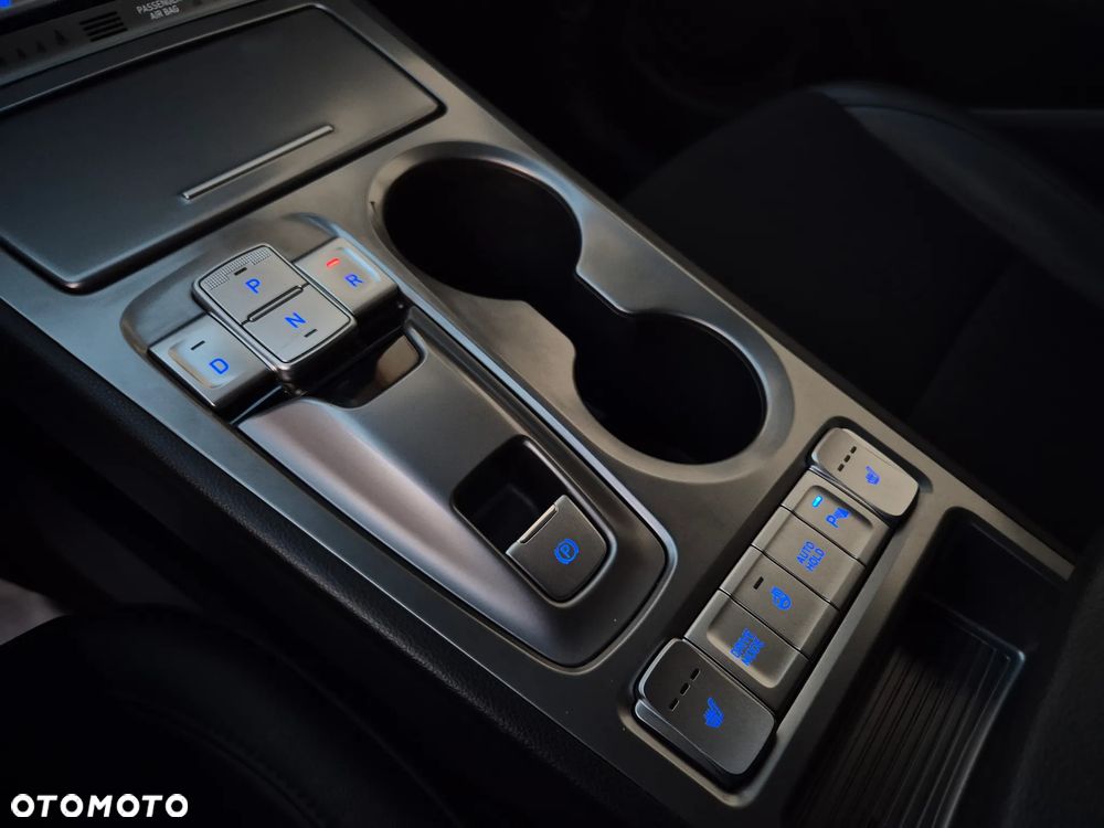 Hyundai Kona 64kWh Premium - 25