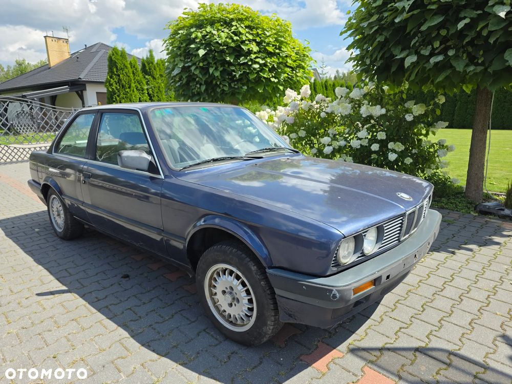 BMW Seria 3 318i - 1