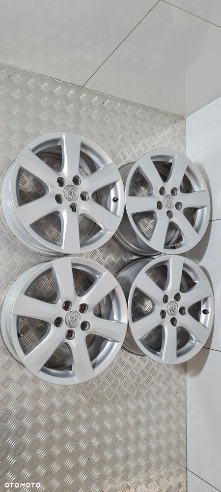 Toyota Rav4 III Felgi Aluminiowe 17 - 1