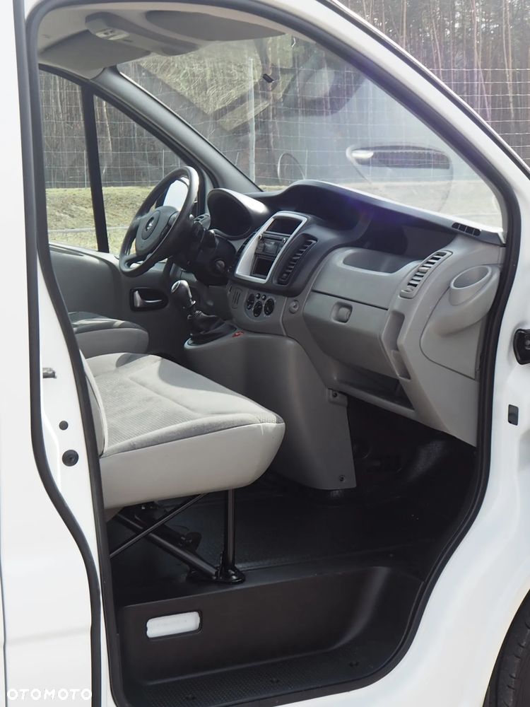Opel Vivaro - 10