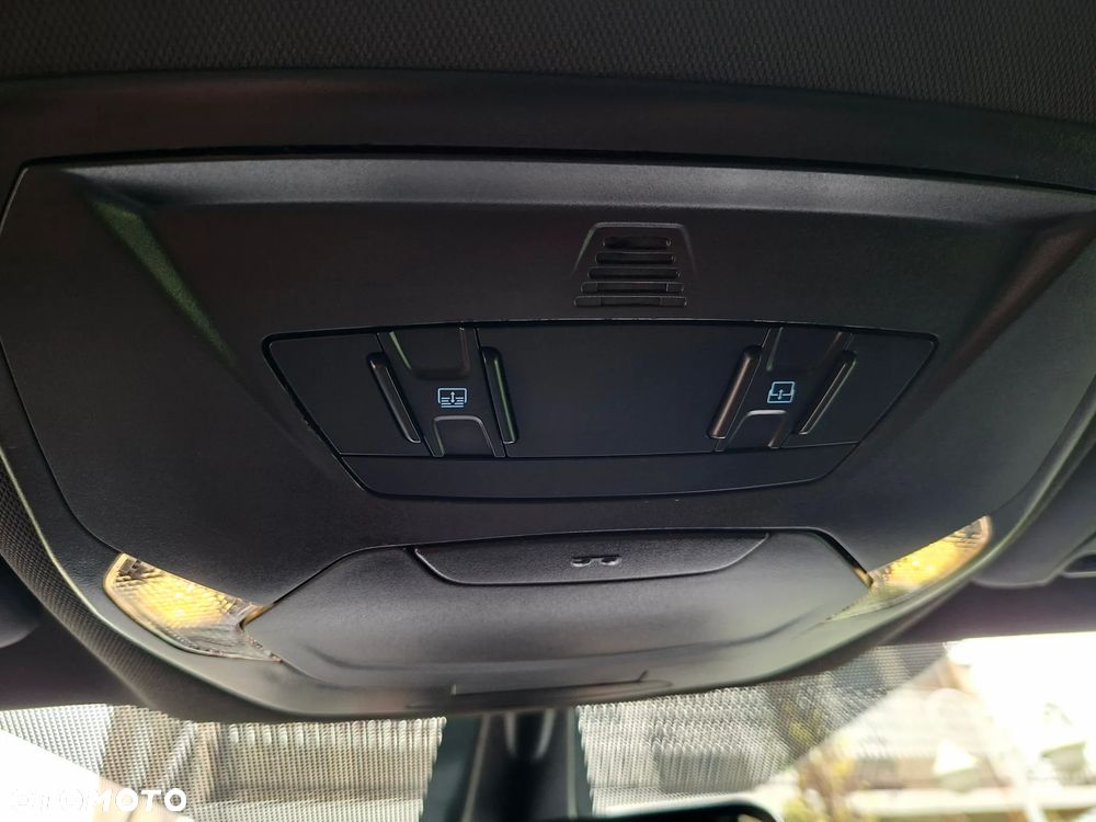 Ford Kuga 1.5 EcoBoost 2x4 ST-Line - 33