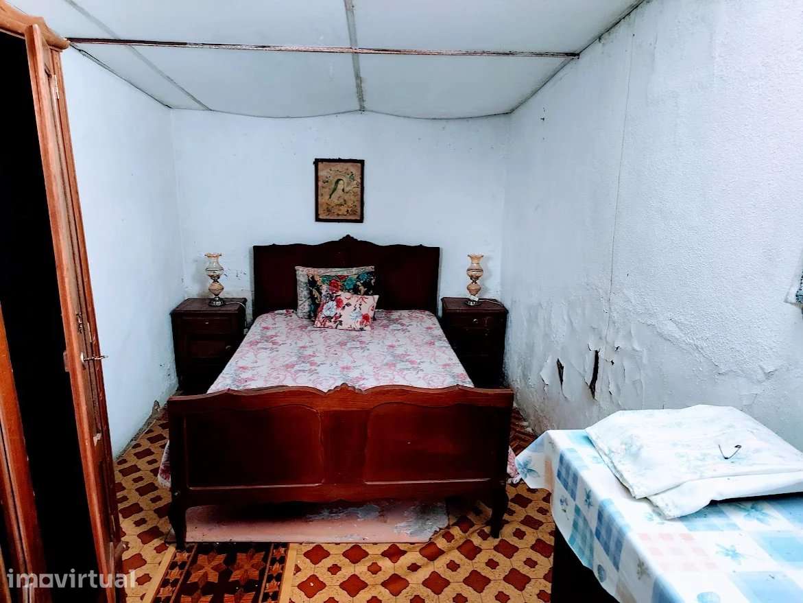 Casa tradicional com 3 assoalhadas na Comenda - Grande imagem: 5/11