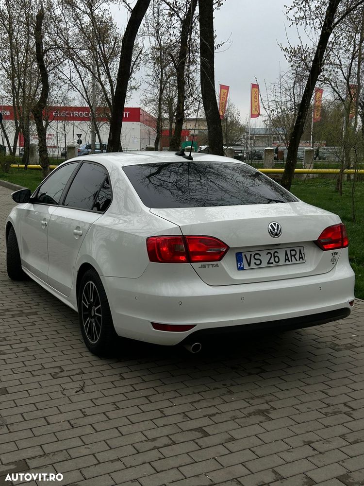 Volkswagen Jetta - 6