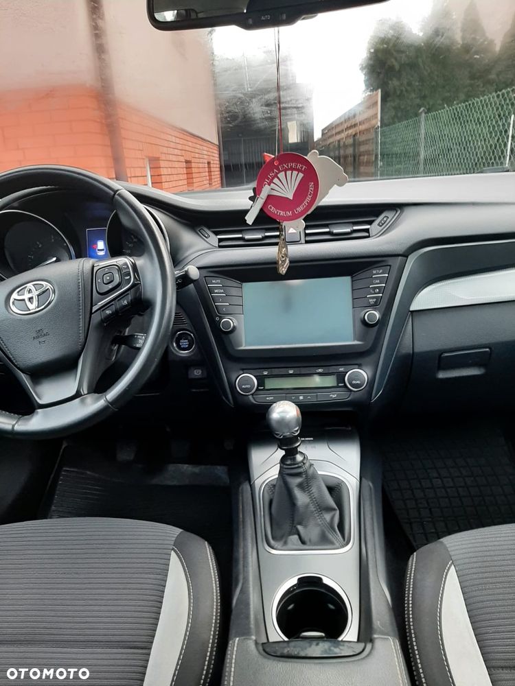 Toyota Avensis Touring Sports 1.6 D-4D Comfort - 8
