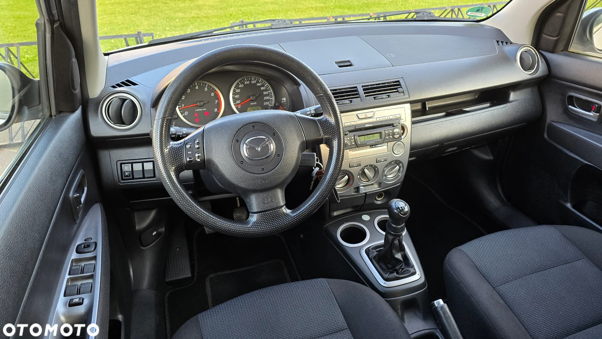 Mazda 2 - 10