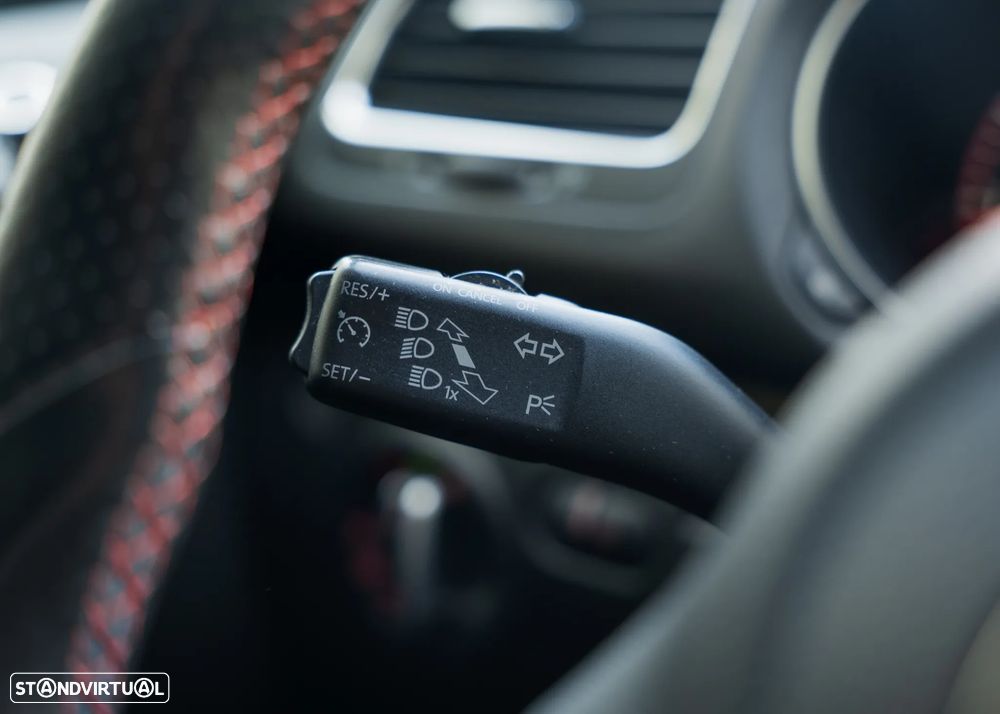 VW Golf 2.0 GTI DSG - 26