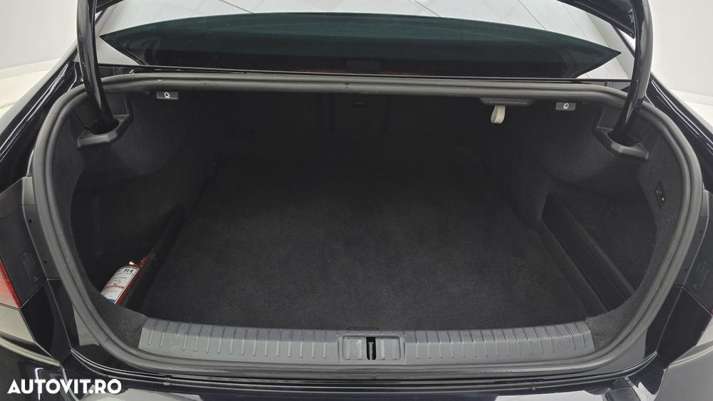 Volkswagen Passat 2.0 TDI DSG Comfortline - 25