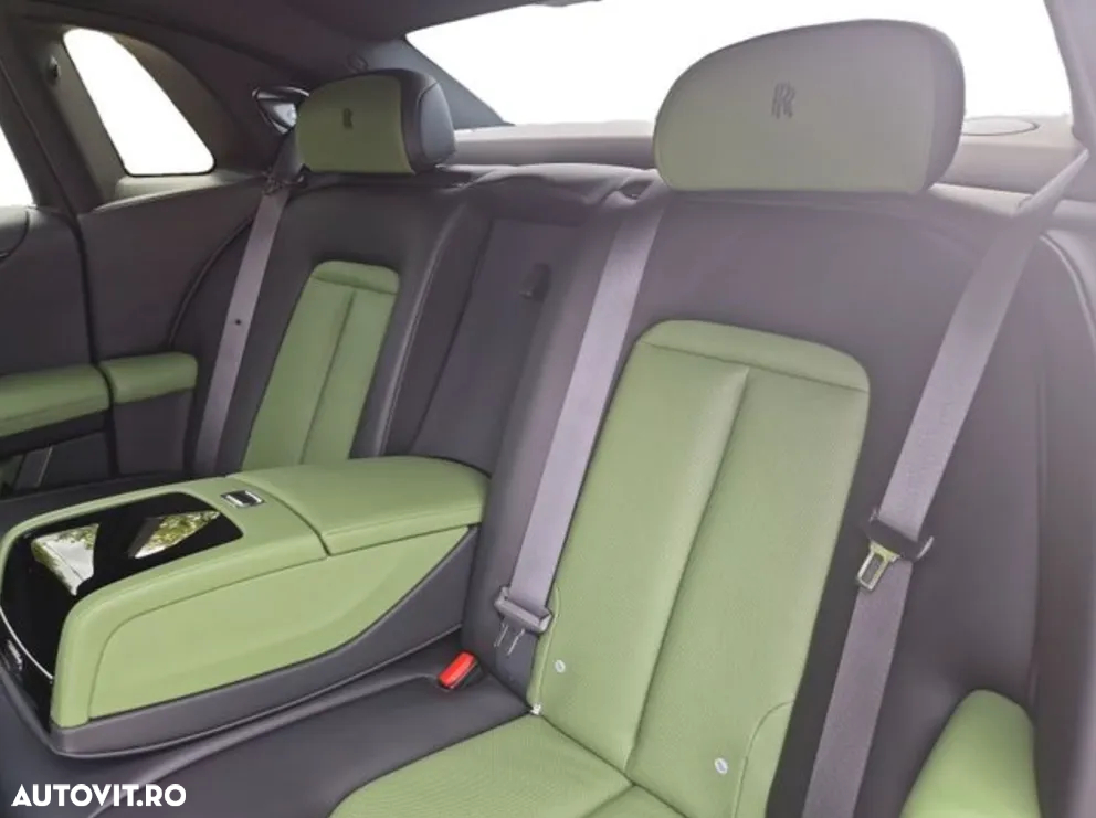 Rolls-Royce Ghost - 10